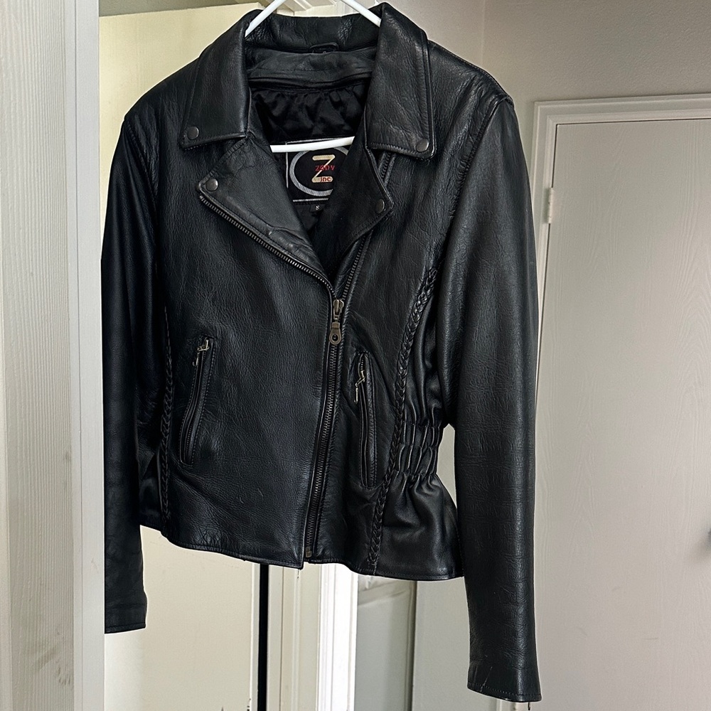 Elegant Black Leather Jacket